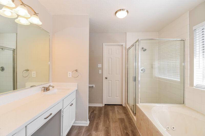 2,720/Mo, 3518 Walden Dr Pearland, TX 77584 Main Bathroom View