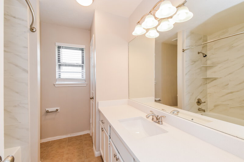 2,720/Mo, 3518 Walden Dr Pearland, TX 77584 Bathroom View