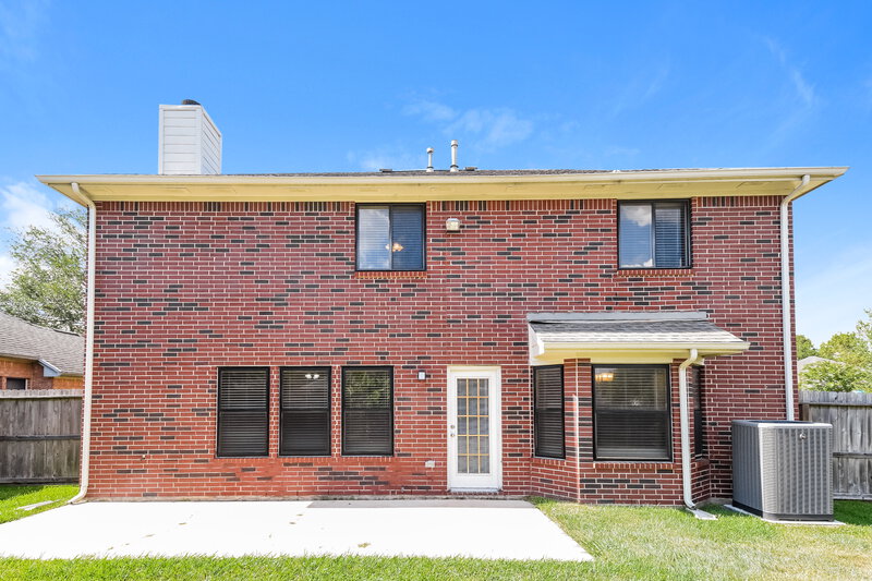 2,720/Mo, 3518 Walden Dr Pearland, TX 77584 Rear View