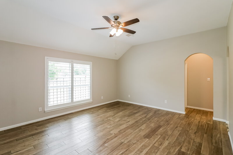 2,290/Mo, 12103 Lakewood Villa Dr Tomball, TX 77377 Living Room View
