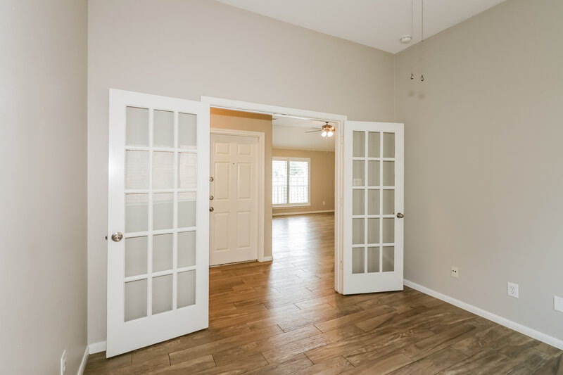 2,290/Mo, 12103 Lakewood Villa Dr Tomball, TX 77377 Office View