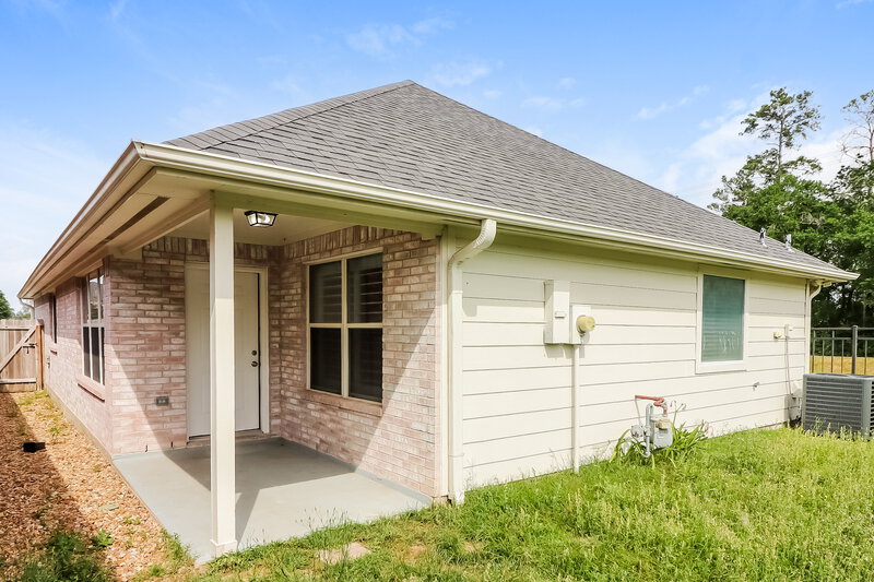 2,290/Mo, 12103 Lakewood Villa Dr Tomball, TX 77377 Rear View