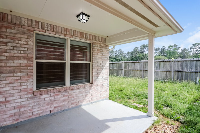 2,290/Mo, 12103 Lakewood Villa Dr Tomball, TX 77377 Backyard View