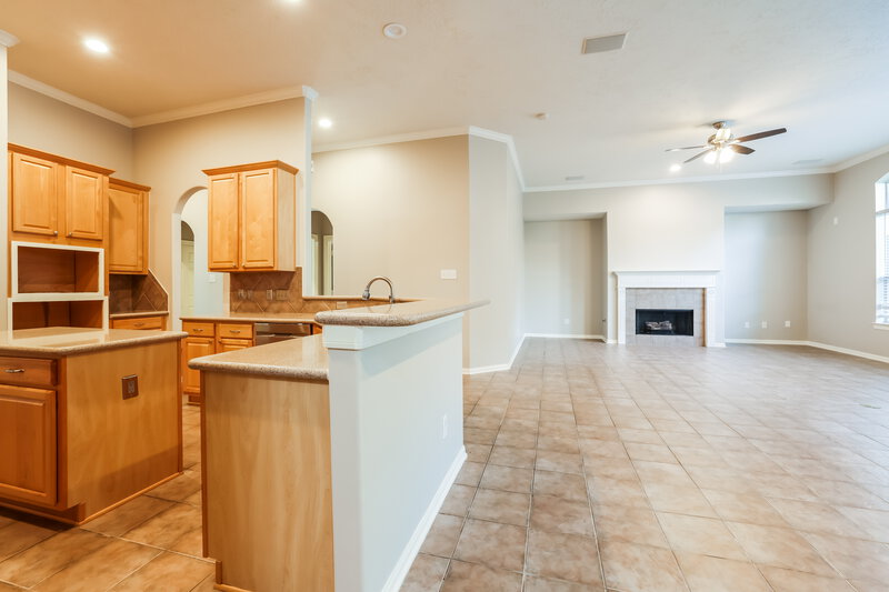 2,255/Mo, 20868 Bentwood Oaks Dr Porter, TX 77365 Dining Room View 2