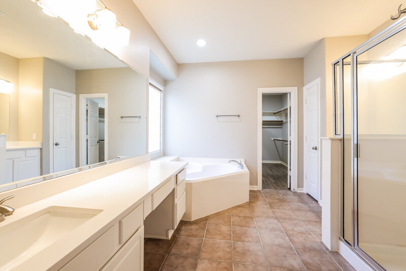 2,255/Mo, 20868 Bentwood Oaks Dr Porter, TX 77365 Main Bathroom View