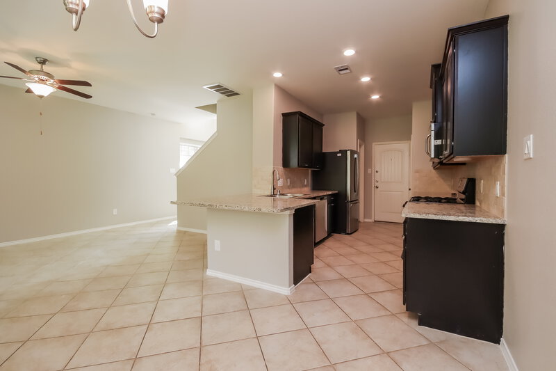 1,845/Mo, 1746 Parkside Shores Ln Crosby, TX 77532 Kitchen View