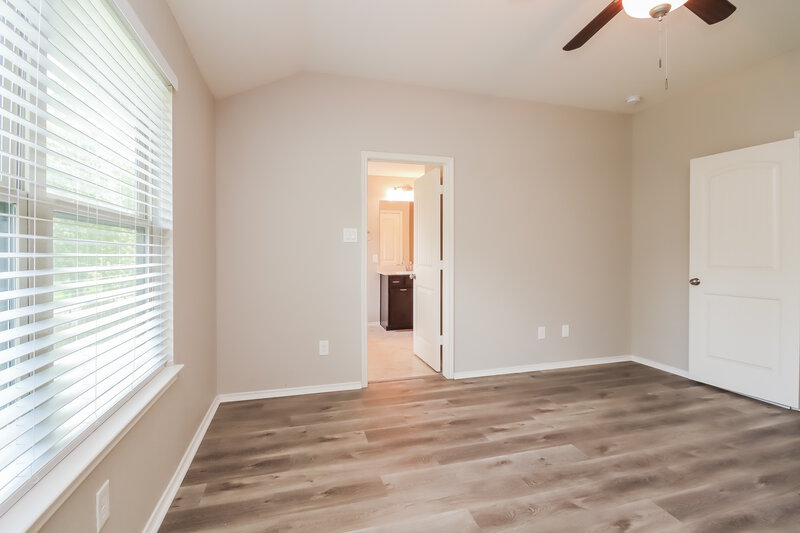 1,845/Mo, 1746 Parkside Shores Ln Crosby, TX 77532 Main Bedroom View 2