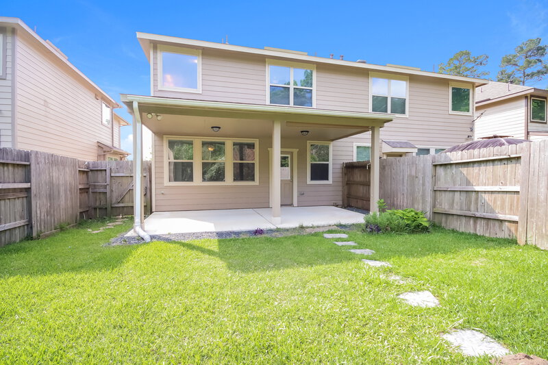 1,845/Mo, 1746 Parkside Shores Ln Crosby, TX 77532 Rear View