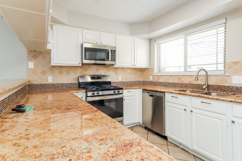 2,640/Mo, 14203 Oak Chase Dr Houston, TX 77062 Kitchen View