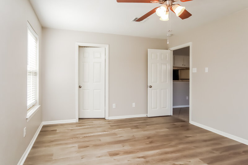 2,640/Mo, 14203 Oak Chase Dr Houston, TX 77062 Main Bedroom View 2