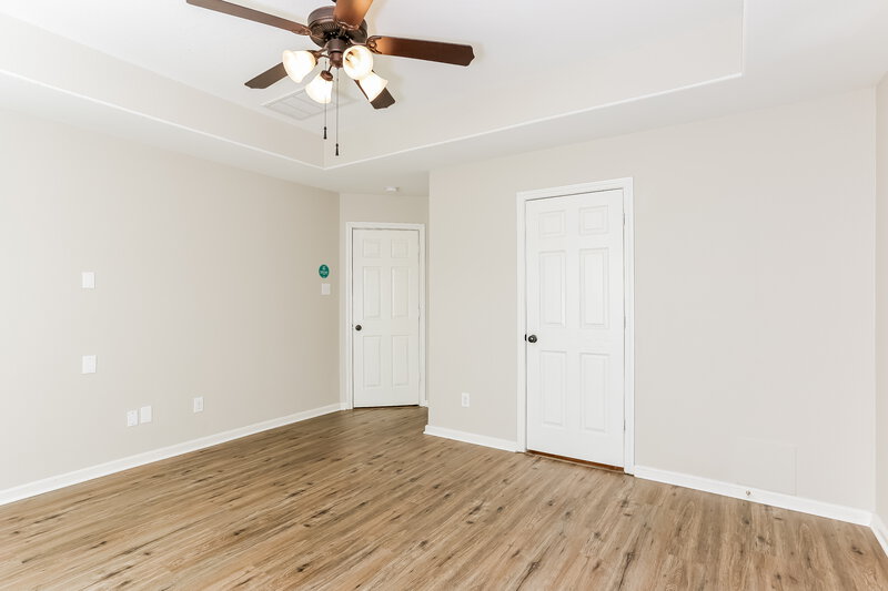 2,305/Mo, 6922 Hunters Way Ln Baytown, TX 77521 Main Bedroom View 2