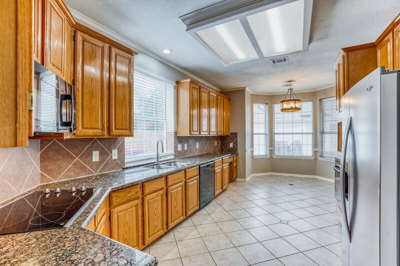 2,235/Mo, 3931 Echo Mountain Dr Kingwood, TX 77345 Kitchen View