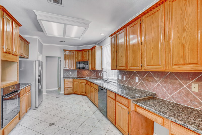 2,235/Mo, 3931 Echo Mountain Dr Kingwood, TX 77345 Kitchen View 2