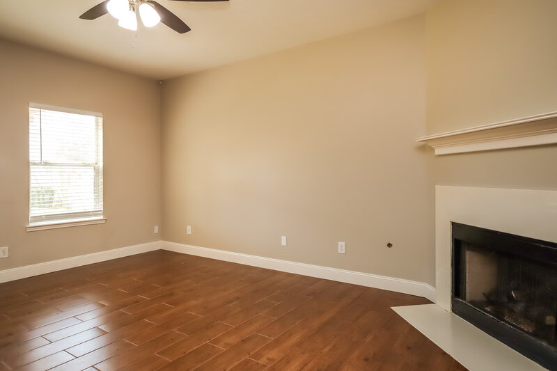 3,130/Mo, 2523 Flycatcher Cove Dr League City, TX 77573 Living Room View 2