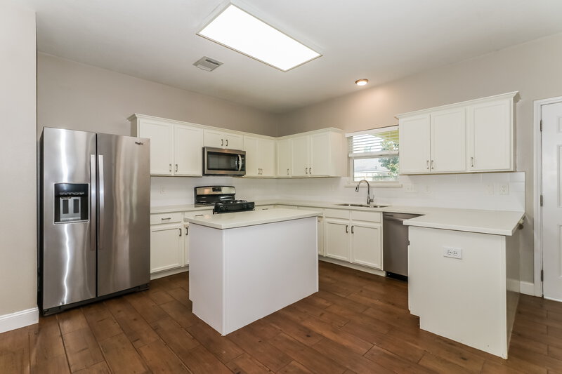 3,005/Mo, 2523 Flycatcher Cove Dr League City, TX 77573 Kitchen View