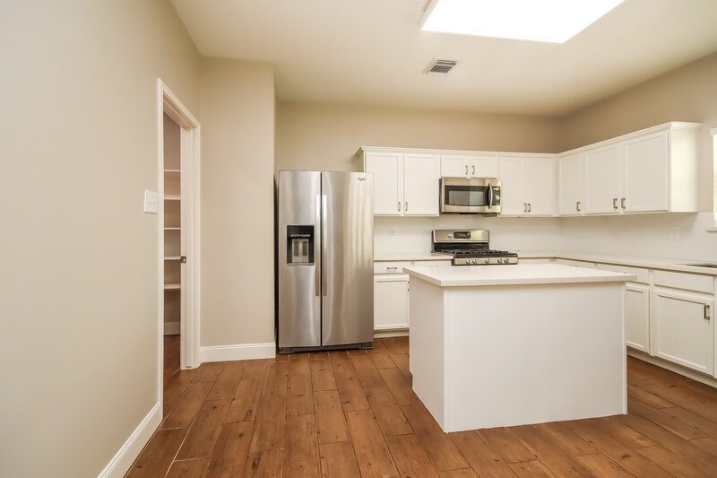 3,130/Mo, 2523 Flycatcher Cove Dr League City, TX 77573 Kitchen View