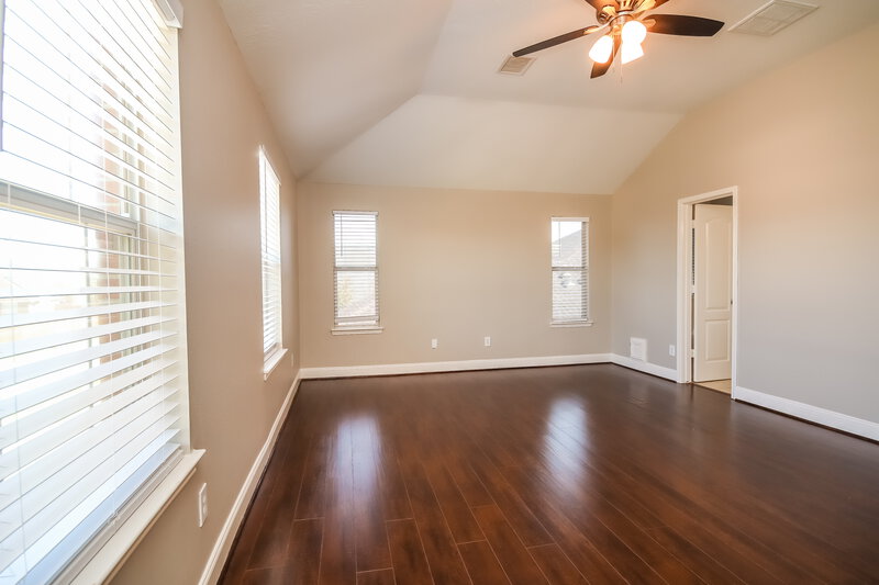 3,130/Mo, 2523 Flycatcher Cove Dr League City, TX 77573 Main Bedroom View