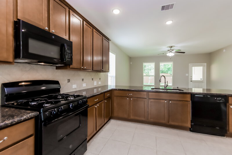 2,215/Mo, 614 Companion Dr Crosby, TX 77532 Kitchen View 2