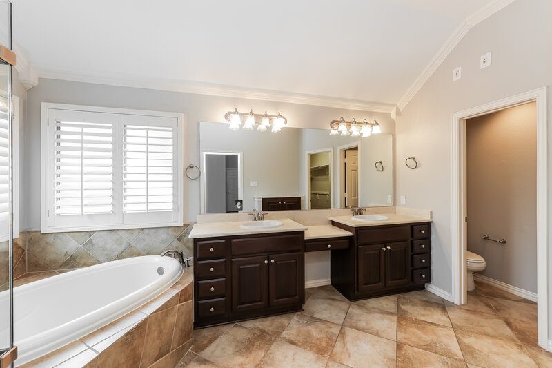 2,945/Mo, 28235 Chalet Park Dr Katy, TX 77494 Main Bathroom View 2