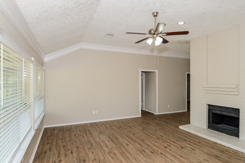 1,780/Mo, 4011 Sablerun Ct Houston, TX 77014 Living Room View