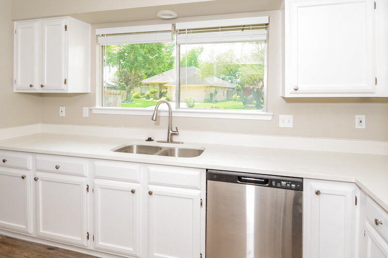 1,780/Mo, 4011 Sablerun Ct Houston, TX 77014 Kitchen View