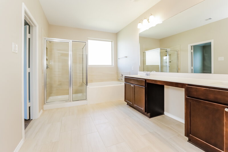2,905/Mo, 5647 Claymore Meadow Ln Spring, TX 77389 Main Bathroom View