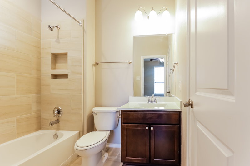 2,905/Mo, 5647 Claymore Meadow Ln Spring, TX 77389 Bathroom View 2