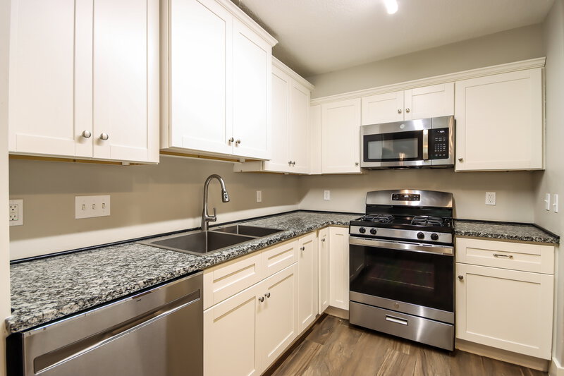 2,065/Mo, 18154 Windy Oaks Ct Porter, TX 77365 Kitchen View