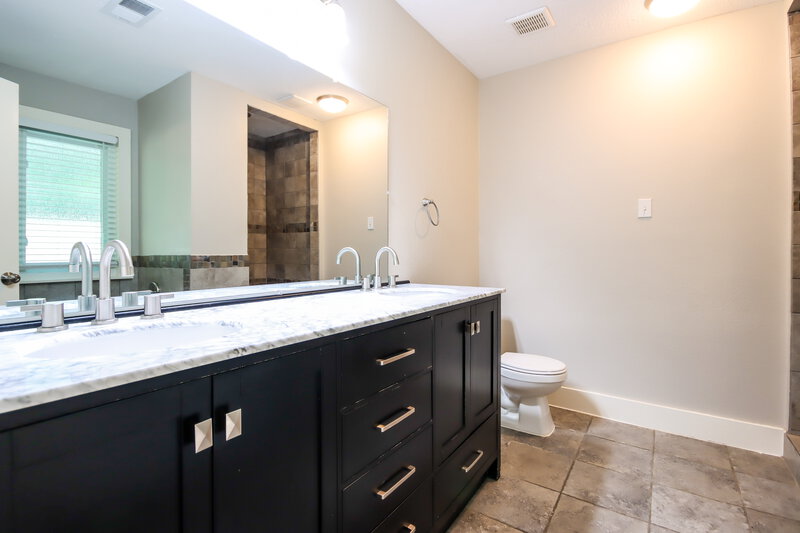 2,065/Mo, 18154 Windy Oaks Ct Porter, TX 77365 Main Bathroom View