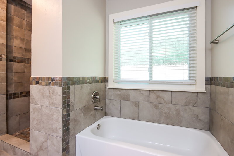 2,065/Mo, 18154 Windy Oaks Ct Porter, TX 77365 Main Bathroom View 2
