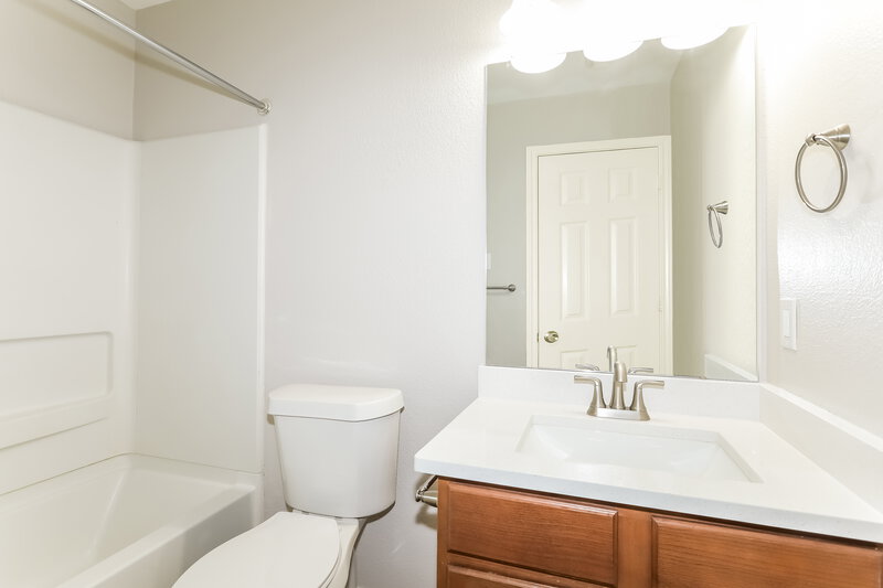 2,265/Mo, 20911 Imperial Landing Ln Katy, TX 77449 Bathroom View