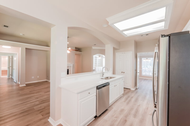 2,340/Mo, 10522 Wind Walker Trl Houston, TX 77095 Kitchen View 2