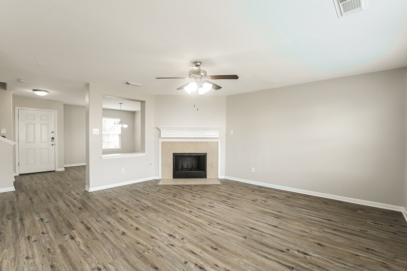 1,960/Mo, 2226 Summit Meadow Dr Missouri City, TX 77489 Living Room View 2