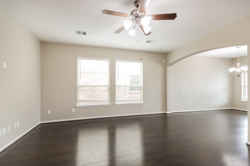 2,450/Mo, 10519 Sun River Falls Dr Humble, TX 77396 Living Room View