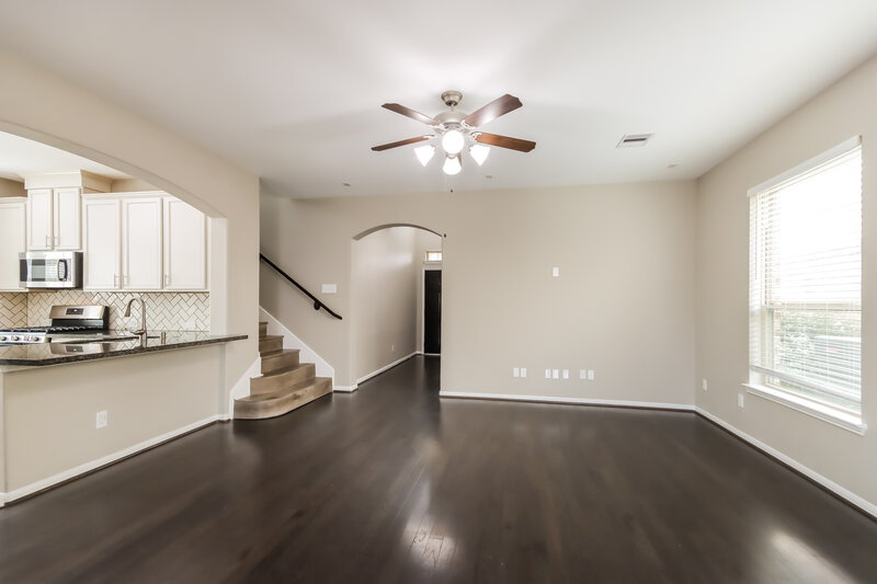 2,450/Mo, 10519 Sun River Falls Dr Humble, TX 77396 Living Room View 2