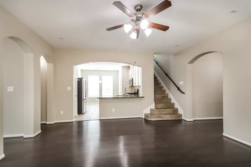 2,450/Mo, 10519 Sun River Falls Dr Humble, TX 77396 Living Room View 3