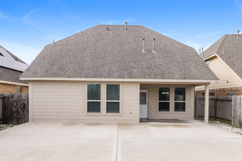 2,450/Mo, 10519 Sun River Falls Dr Humble, TX 77396 Rear View
