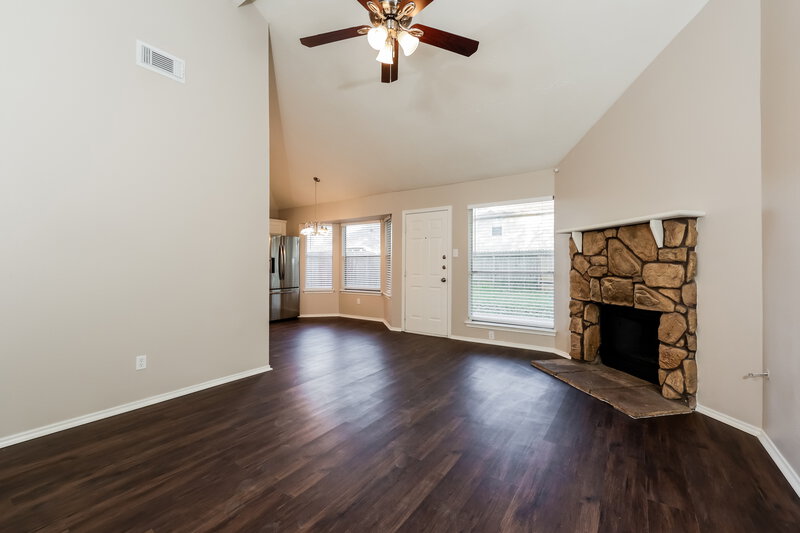 1,985/Mo, 12215 White River Dr Tomball, TX 77375 Living Room View