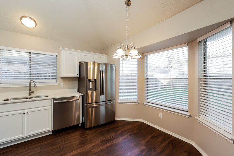1,985/Mo, 12215 White River Dr Tomball, TX 77375 Kitchen View 3