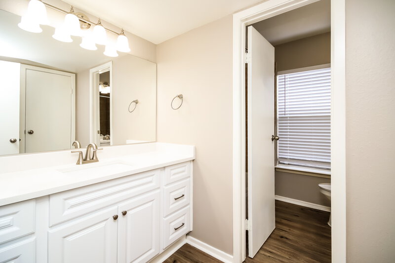 2,365/Mo, 3647 Duncaster Dr Missouri City, TX 77459 Main Bathroom View