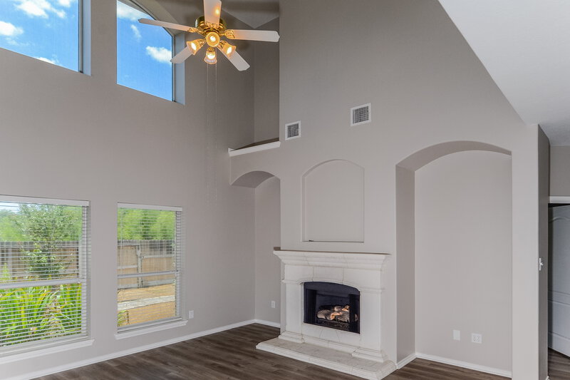 2,365/Mo, 17811 Memorial Trail Dr Tomball, TX 77375 Living Room View