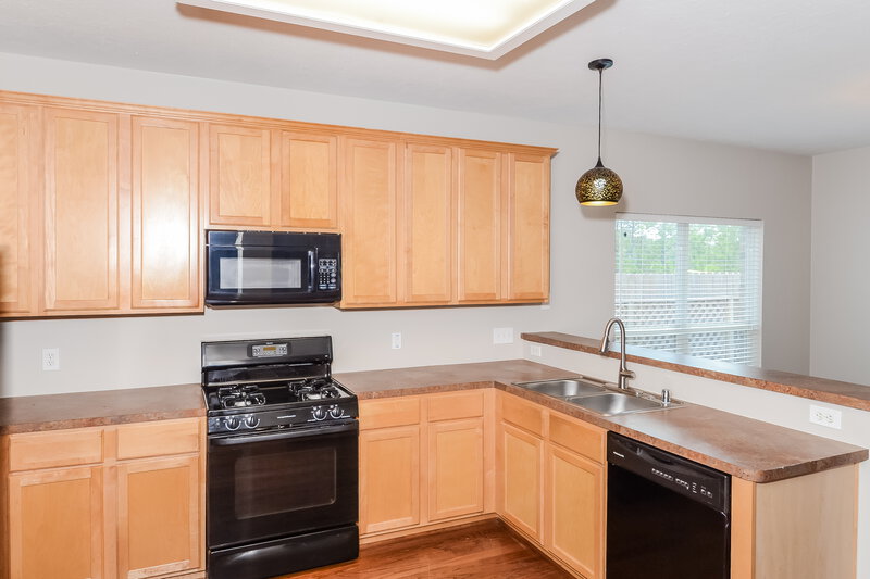 2,365/Mo, 17811 Memorial Trail Dr Tomball, TX 77375 Kitchen View 2