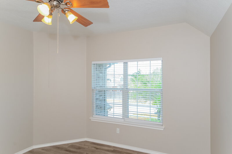 2,365/Mo, 17811 Memorial Trail Dr Tomball, TX 77375 Bedroom View