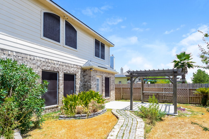 2,365/Mo, 17811 Memorial Trail Dr Tomball, TX 77375 Rear View 2