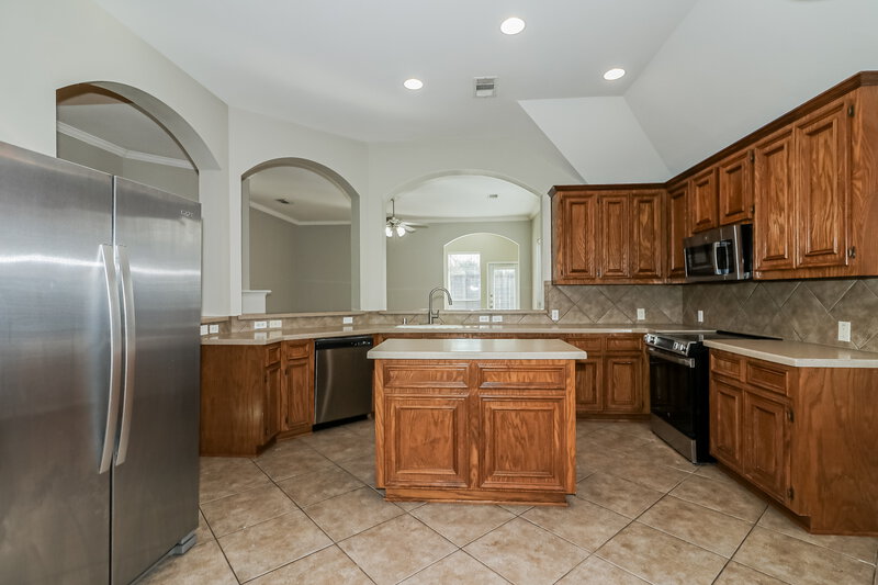 2,560/Mo, 17223 Verdant Willow Way Houston, TX 77095 Kitchen View 2