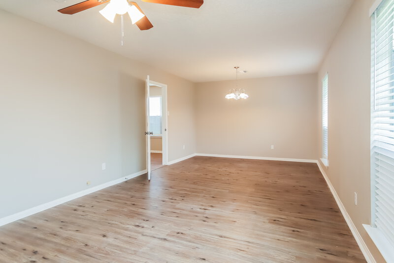 2,305/Mo, 8302 Hickok Ln Houston, TX 77075 Den View
