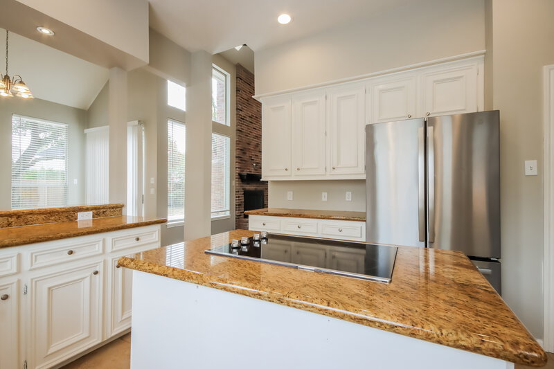 2,525/Mo, 5314 Valley Pines Dr Kingwood, TX 77345 Kitchen View 2