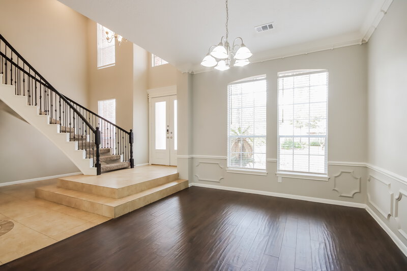 2,525/Mo, 5314 Valley Pines Dr Kingwood, TX 77345 Sitting Room View