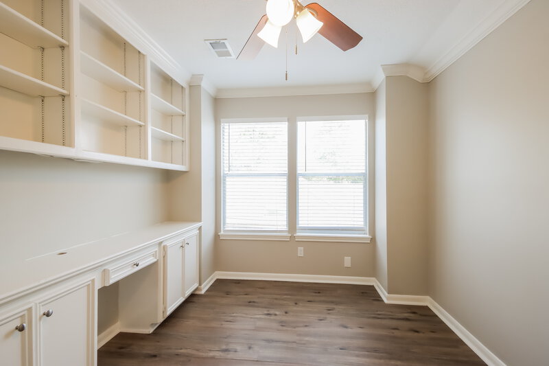 2,525/Mo, 5314 Valley Pines Dr Kingwood, TX 77345 Study View