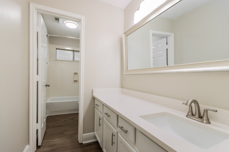 3,015/Mo, 18426 Keeling Trl Humble, TX 77346 Bathroom View